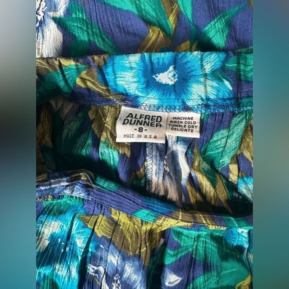 Floral Blue and Green Skirt - Picture 7 of 7